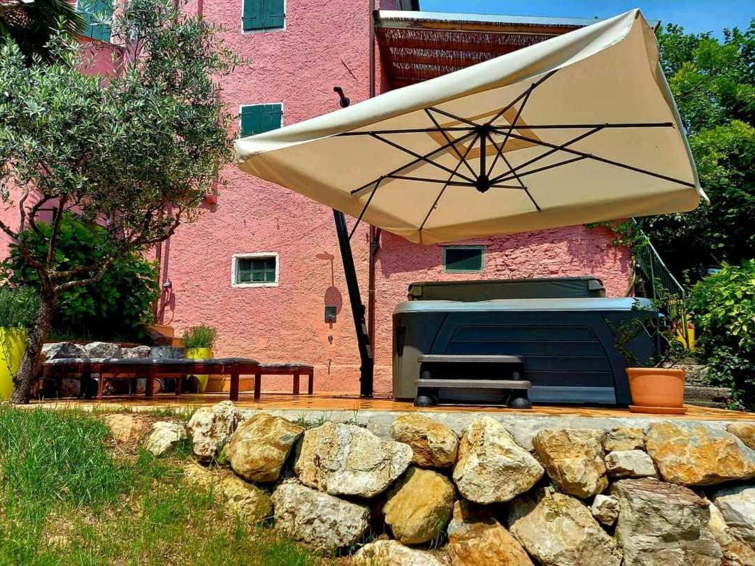 La Casa Rosa Di Segusino With Spa Jacuzzi In Garden Sequsino Eksteriør bilde